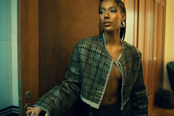 Kimono en soie pour femme : élégance intemporelle et modernité